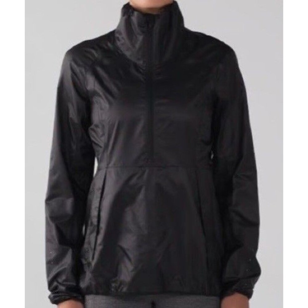 Lululemon Size 4 Run With It Jacket Black Reflective